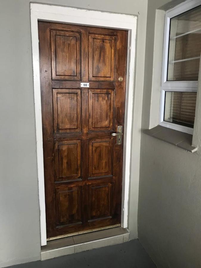 Durban Beach Getaway - Summersands, Inverter For Load Shedding, Free Wifi & Free Parking Exterior foto